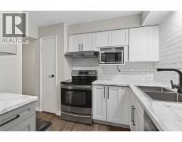 215 TRUDEAU DRIVE UnitNo. 76 - 8
