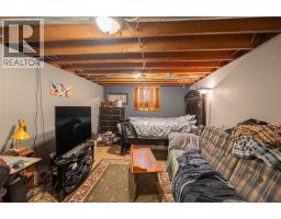 635 Highbury PARK - 26