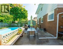 635 Highbury PARK - 28