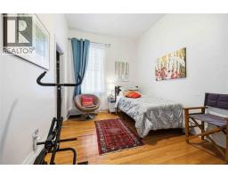 304 BROCK STREET North - 26