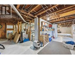 304 BROCK STREET North - 32