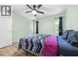 10158 VICTORIA STREET - 17