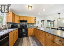 10158 VICTORIA STREET - 6