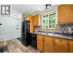 10158 VICTORIA STREET - 8