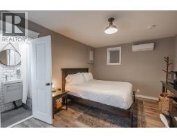 1738 ST CLAIR PARKWAY South - 32