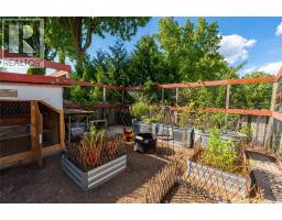 1738 ST CLAIR PARKWAY South - 39