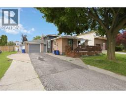 403 Huxley AVENUE - 3