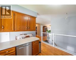 4076 MAPLE STREET - 10