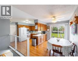 4076 MAPLE STREET - 7