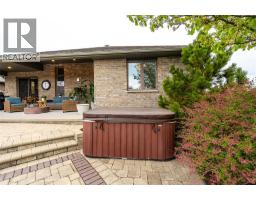 482 AUTUMN BREEZE DRIVE - 40