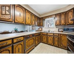 632 ESSER CRESCENT - 21