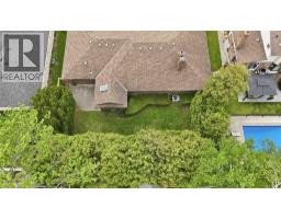632 ESSER CRESCENT - 36