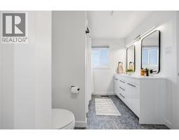 581 SCENIC DRIVE - 22