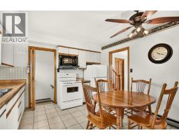 1697 THURSTON ROAD - 15