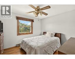 1697 THURSTON ROAD - 18