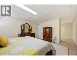 4352 LAMBTON LANE - 38