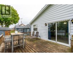 1736 DUFFERIN AVENUE - 34