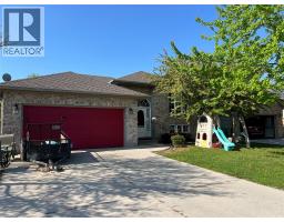 4015 Applewood DRIVE - 2