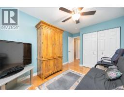 222 THAMES CRESCENT - 19
