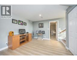 222 THAMES CRESCENT - 30