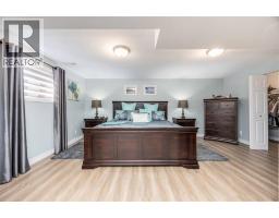 222 THAMES CRESCENT - 33