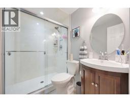 222 THAMES CRESCENT - 38