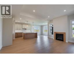 3555 PAUL CRESCENT - 5
