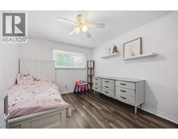 1068 FAIRLANE AVENUE - 32