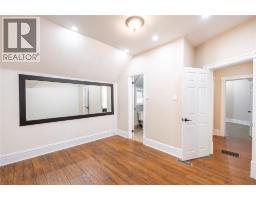 156 QUEEN STREET - 18