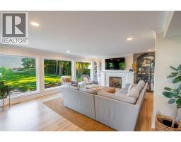 1074 Bruce STREET - 14