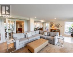 1074 Bruce STREET - 16