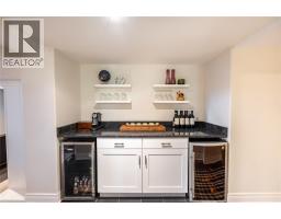 1074 Bruce STREET - 32