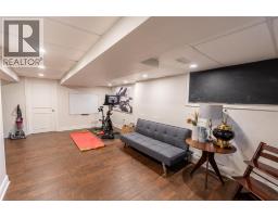 1074 Bruce STREET - 34