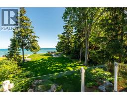 1074 Bruce STREET - 36