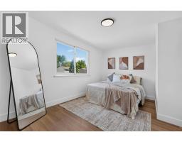 307 SOMERSET CRESCENT - 16