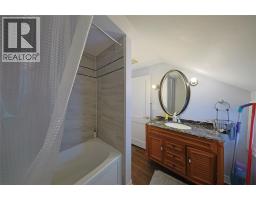 196 BROCK STREET North - 11