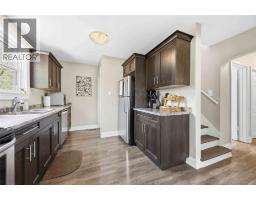 827 LONDON ROAD - 13