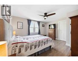 827 LONDON ROAD - 21