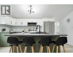 867 Devine STREET - 11