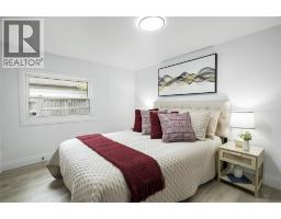 867 Devine STREET - 24