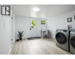 867 Devine STREET - 25