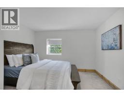 3692 BEVERLY GLEN ... - 23
