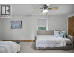 3692 BEVERLY GLEN ... - 24