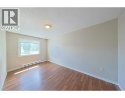 348 Cameron STREET - 19