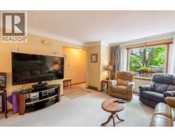 845 VROOM AVENUE - 6