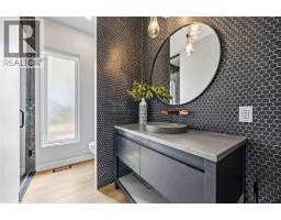 3476 PAUL CRESCENT - 38
