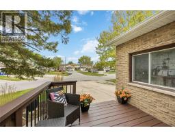 854 Lanark CRESCENT - 3