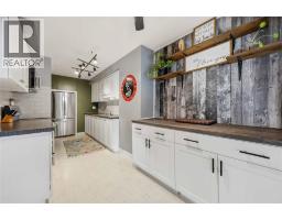 854 Lanark CRESCENT - 8