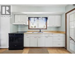 893 Hollands AVENUE - 21