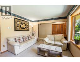 8 PARRY DRIVE - 5